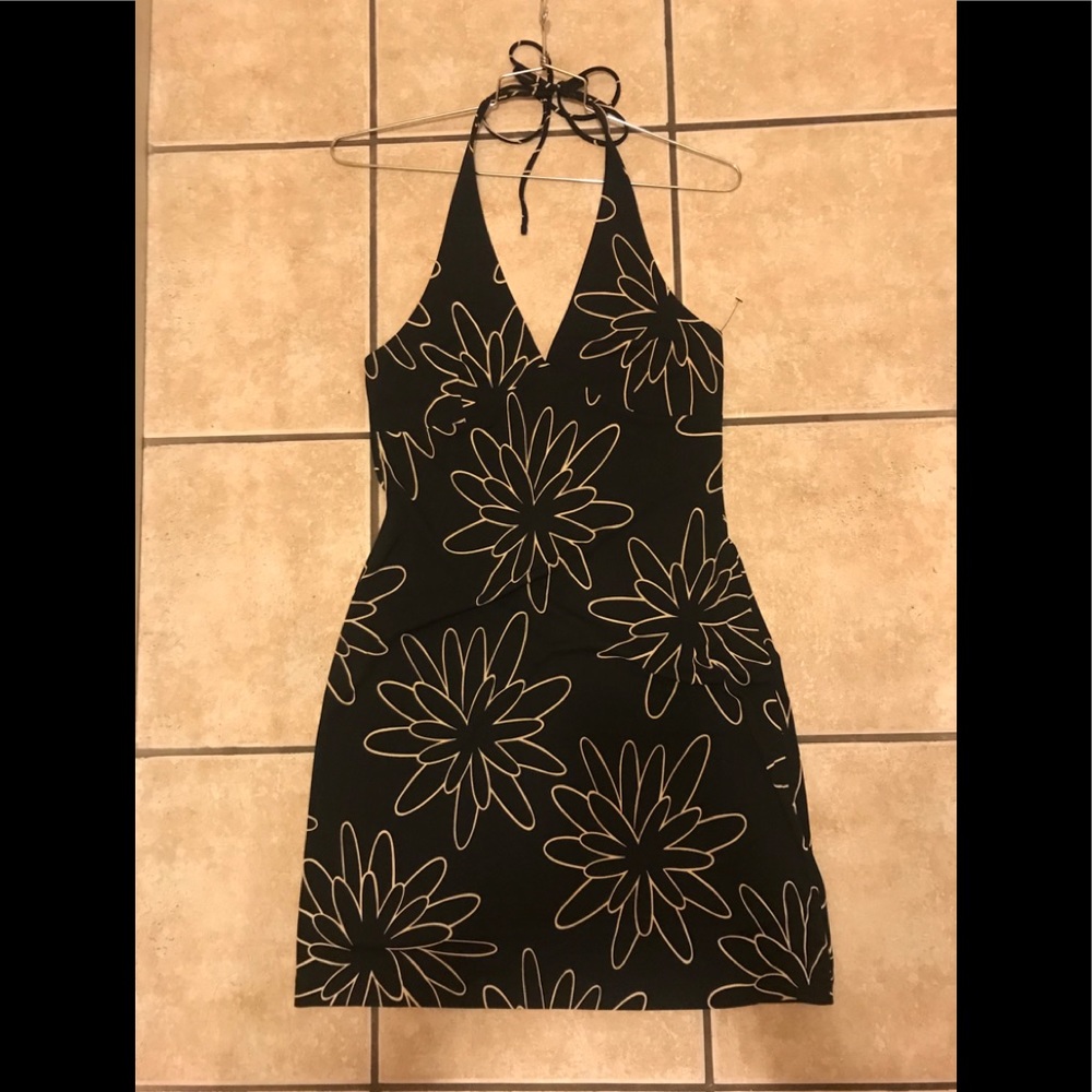 Beautiful black and gold cocktail dress!